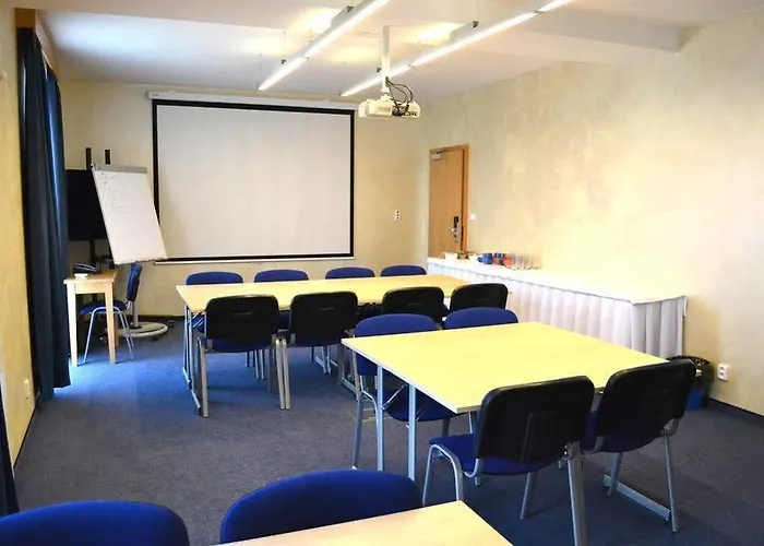 ブルー ブラチスラバ 3*